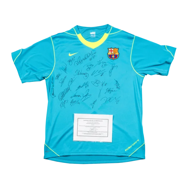 477A8604-1 FC Barcelona Auswärtstrikot 2007/08 – Team-Signaturen