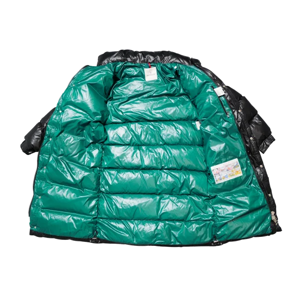 Moncler Lange Daunenjacke Schwarz mit Logo-Patch